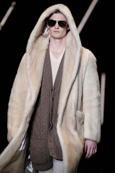 Look 57